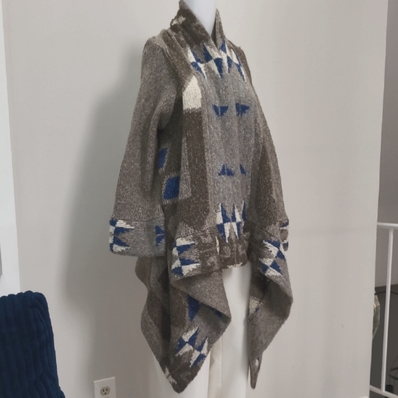 LINE Geometric Patterned Chunky Cardigan in Greige and Blue - Picture 1 of 10